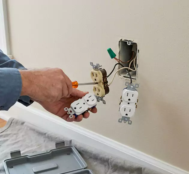 Professional Outlet Replacement: Your Local Swap-Out Team in Colbert, WA